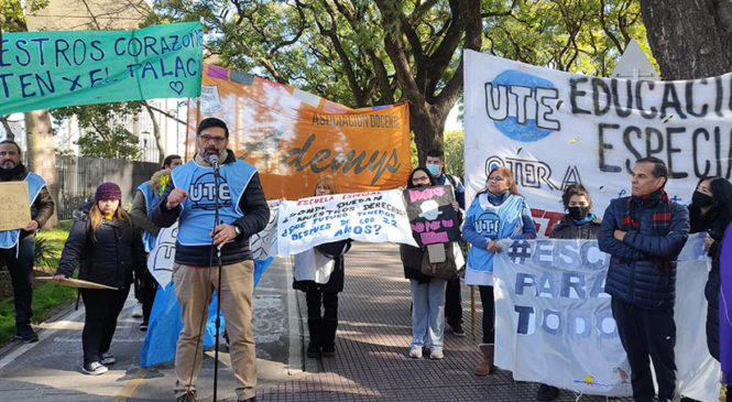 Familias y docentes porteños se movilizaron para rechazar el ajuste sobre estudiantes con discapacidad