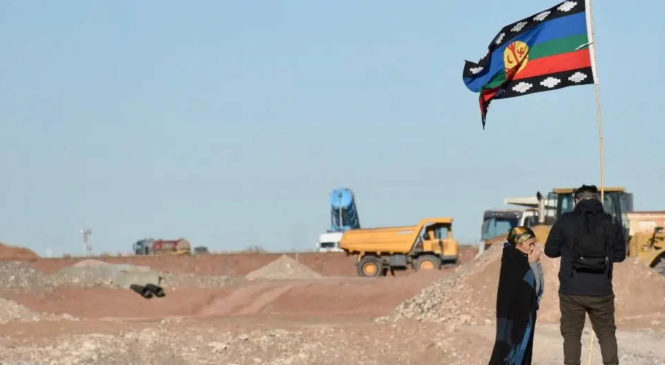 Neuquén: Por el reclamo Mapuche, frenaron las obras de las piletas cloacales