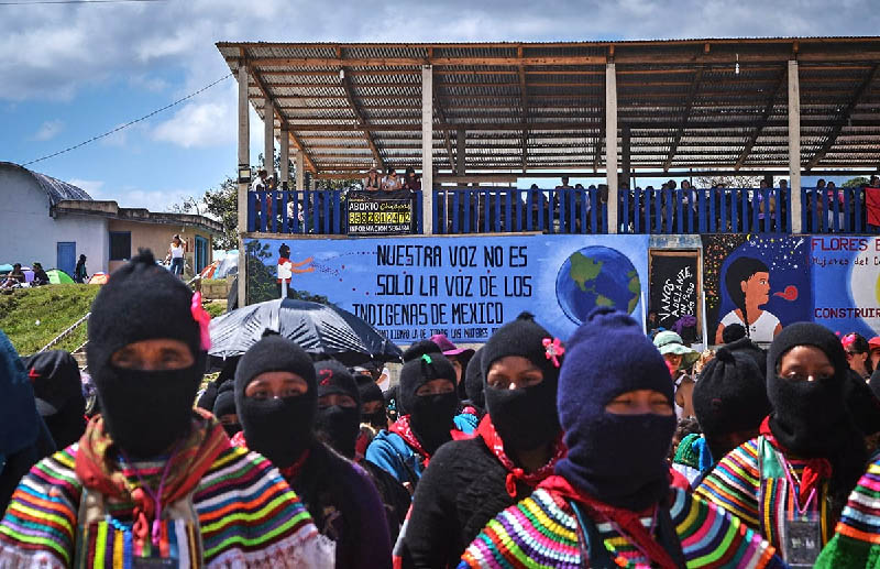 México: Mujeres indígenas tejen territorios de vida en medio del fuego cruzado