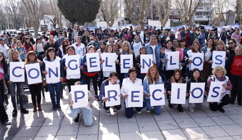 La campaña para congelar los alimentos y tarifas por 12 meses ya superó el millón de firmas