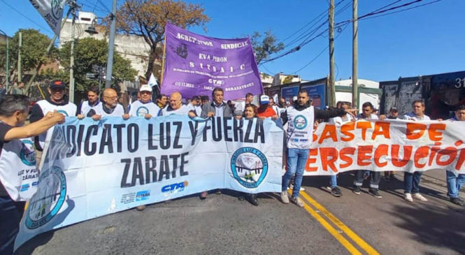 Luz y Fuerza Zárate movilizó por justicia tras la muerte de un obrero en Atucha I