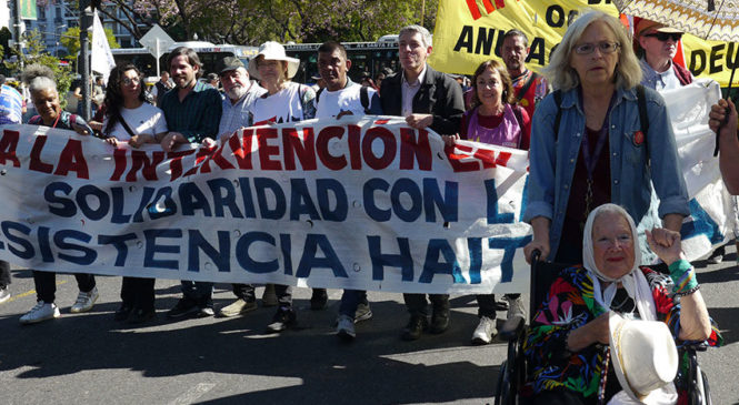 Movilización de repudio a la intervención yanqui en Haití en la embajada de EEUU en Buenos Aires