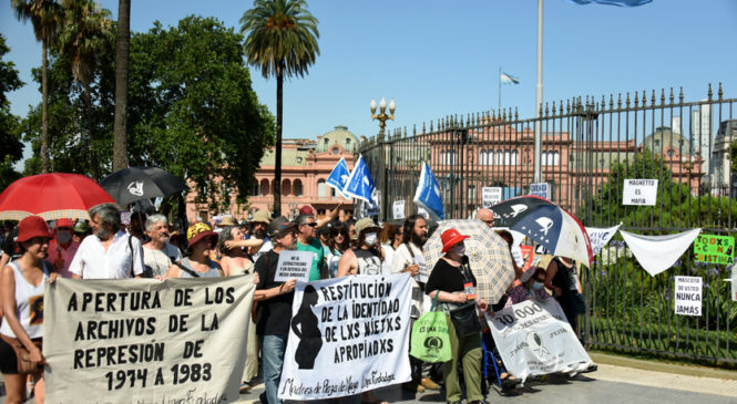 42° Marcha de la Resistencia de Madres de Plaza de Mayo Línea Fundadora