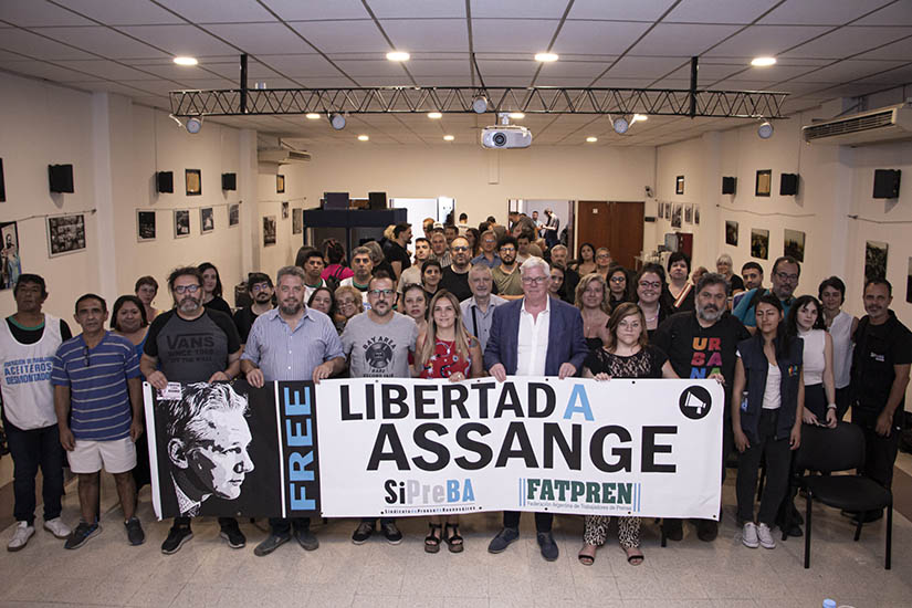 “La extradición de Assange supone una amenaza a las democracias y la libertad de prensa”