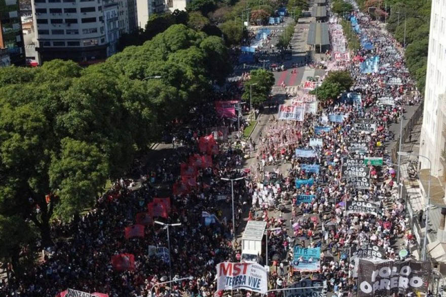 Números en rojo para la inflación, la Canasta Básica Total y Alimentaria y los salarios de les trabajadores