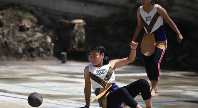 Recuperar las guerreras: cómo se formó el primer equipo de mujeres de pelota maya