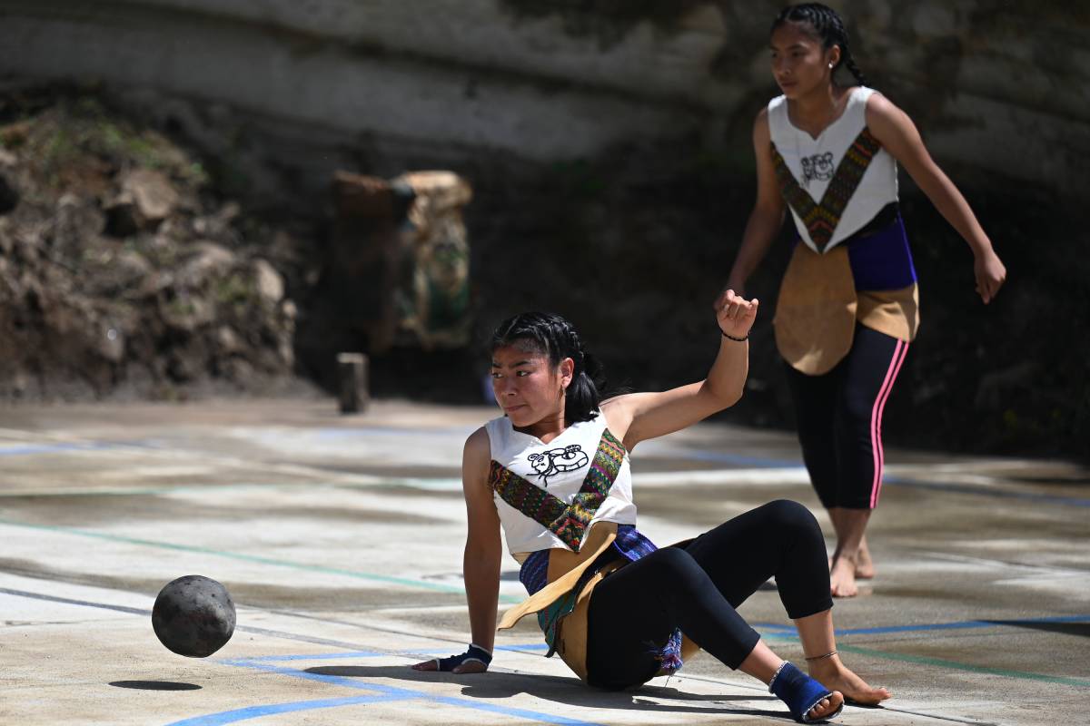 Recuperar las guerreras: cómo se formó el primer equipo de mujeres de pelota maya