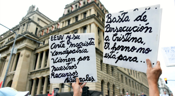 1F contra la Corte