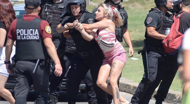 CABA: La Policía de la Ciudad reprimió a vecinos que soportaron cuatro días sin luz