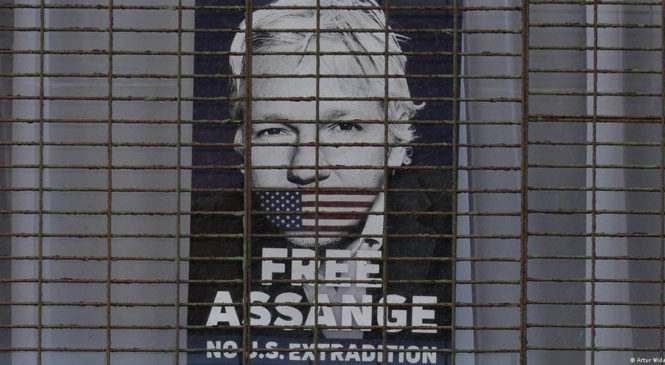El “Tribunal de Belmarsh” exige justicia para Julian Assange