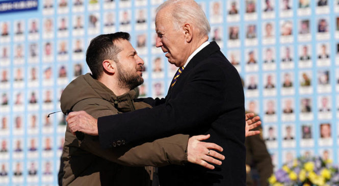 Biden en Kiev no busca la paz: 460 millones de dólares más en ayuda militar