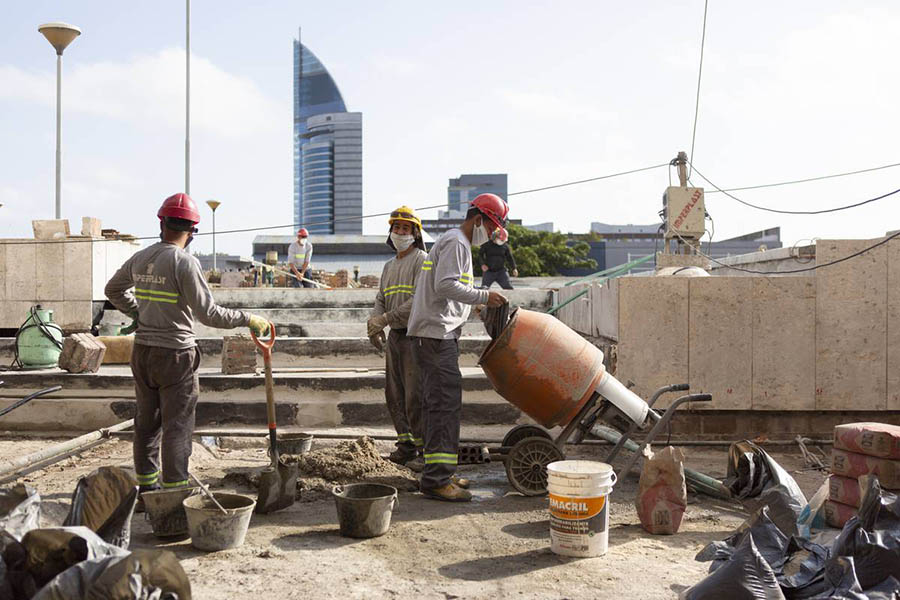 Por la crisis de ingresos, más de 3 millones de trabajadores están buscando un segundo empleo