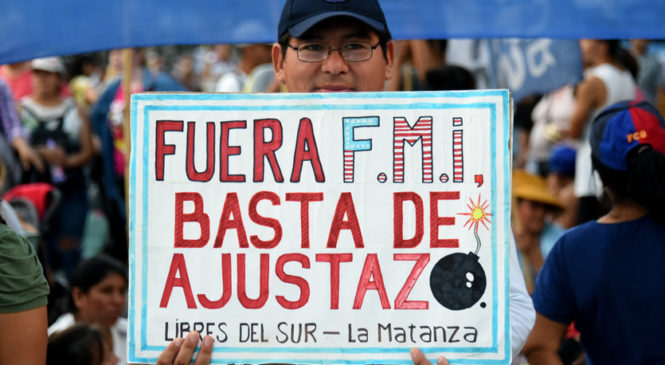 ¿Qué dice la cuarta revisión del acuerdo del Gobierno con el FMI?
