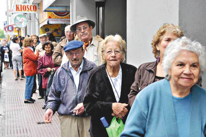 Fuerte deterioro de la jubilación mínima: pierde contra todos los índices de actualización