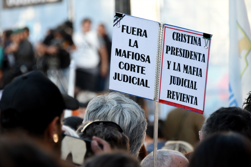 Democracia o Mafia Judicial