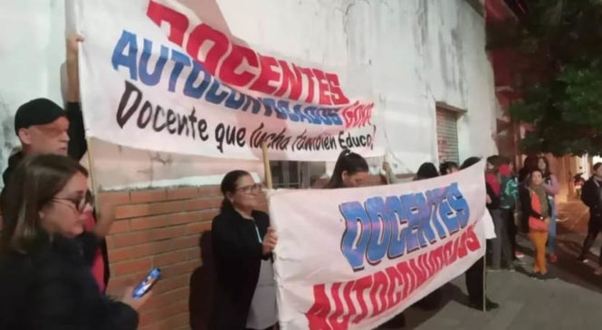 Corrientes: Docentes autoconvocados reclaman mejores condiciones laborales