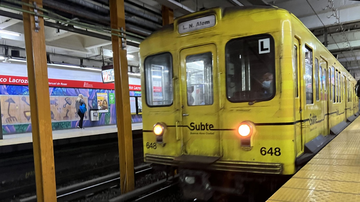 “No hay un plan, a este ritmo se tardaría de 10 a 15 años en sacar todo el asbesto del Subte”