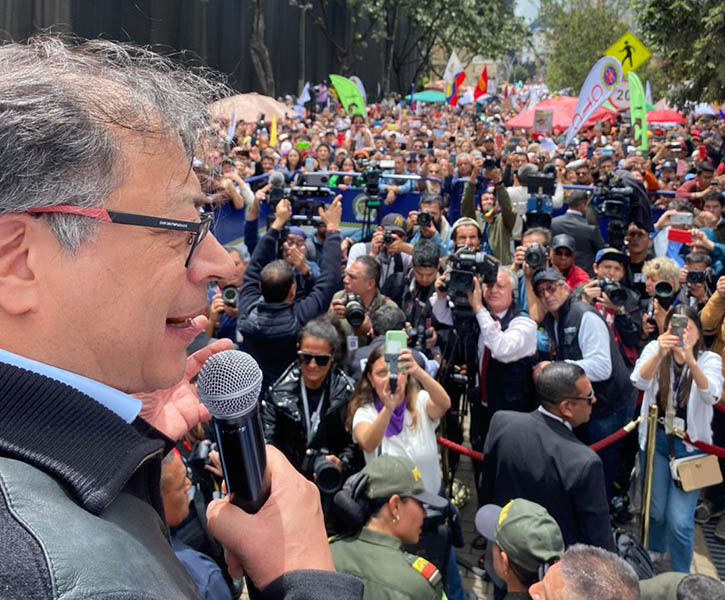 Colombia: el pueblo salió a la calle a respaldar las reformas del presidente