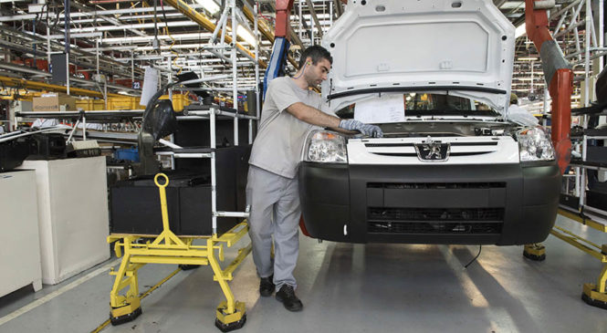 Pignanelli anunció que los trabajadores automotrices pasaron de ser 75 mil en 2019 a más de 122 mil hoy: un 63% más de puestos de trabajo