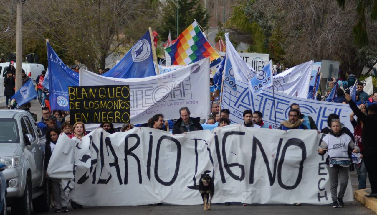 Chubut: Docentes iniciaron paro de 120 horas luego de rechazar la oferta del gobierno de Arcioni