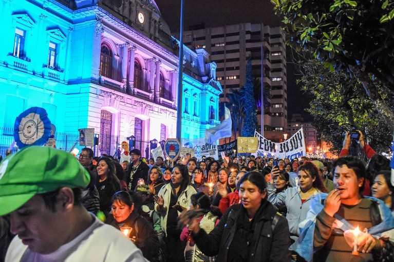 Jujuy: nueva marcha de antorchas por mejores salarios y la anulación de la reforma de la Constitución