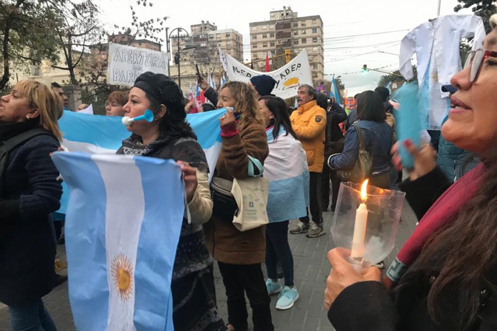 Jujuy: Nueva marcha de antorchas por mejores salarios y contra la reforma de la Constitución