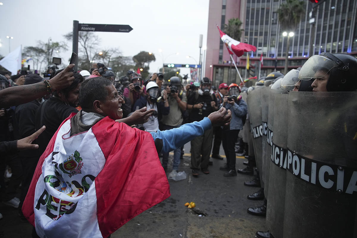 Perú: exigen la renuncia de la “asesina” Boluarte y prontas elecciones