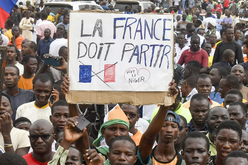 Neocolonialismo: Una invasión a Níger puede llevar a una guerra franco-africana