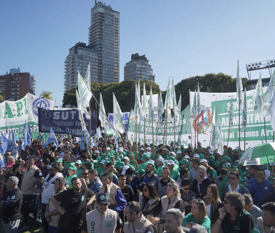 Ganancias: La CGT convocó a “reventar” la plaza del Congreso