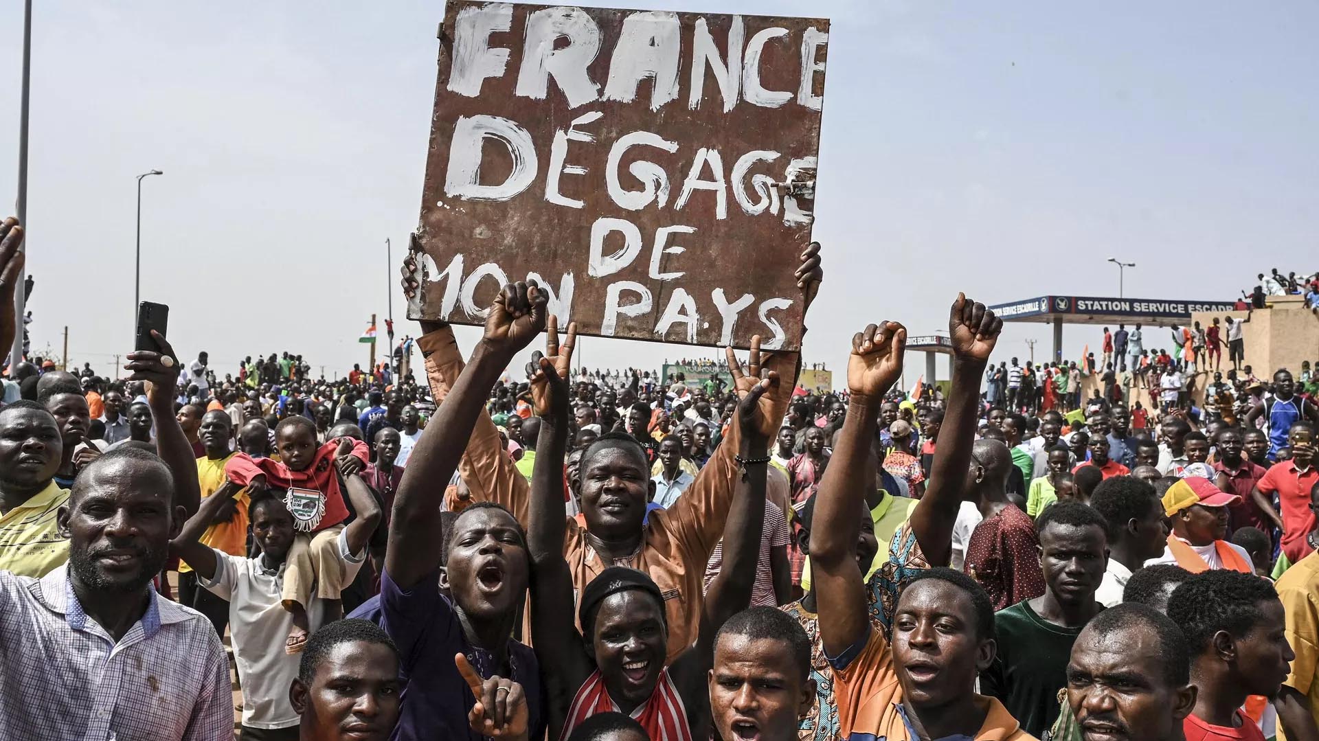 Francia versus África: La “descivilización” ideologizada por la extrema derecha