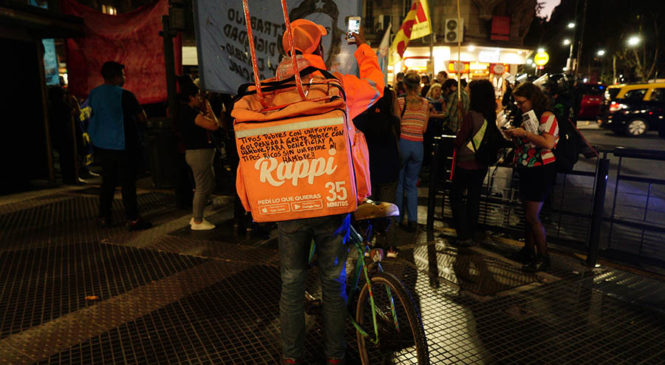 El “voto Rappi”: radiografía de un sector precarizado que se reconoce en “la libertad”