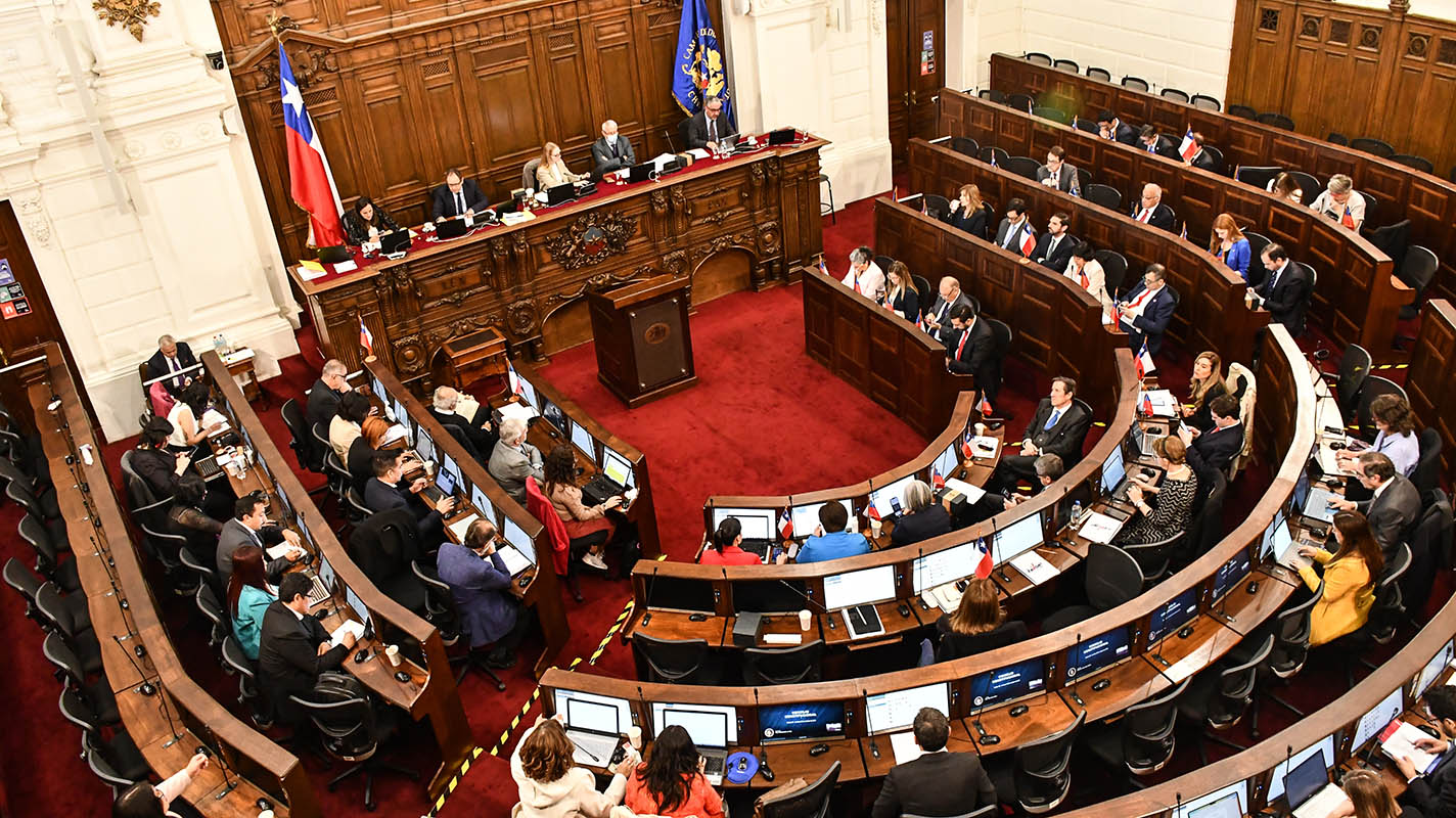 La derecha chilena impone un nuevo texto constitucional a votarse en diciembre