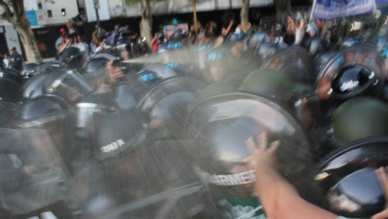 La Red Federal por la Defensa de los DD.HH. y la Democracia denuncia el uso de sustancias tóxicas durante la represión de la semana pasada