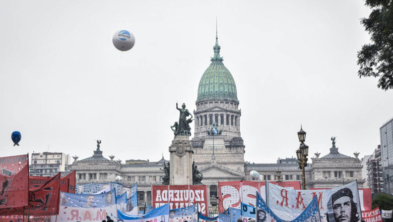 “Esencialidad”: tratan limitación del derecho de huelga docente en el Congreso