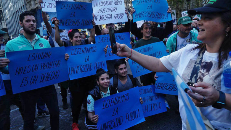 El salario real de los trabajadores universitarios perdió más que ningún otro