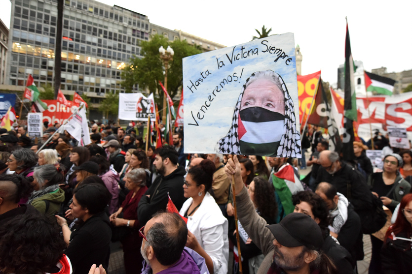 Concentración en Plaza de Mayo en apoyo al pueblo palestino