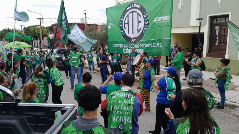 Córdoba: ATE marchó en Cruz del Eje en contra del ajuste del intendente de JxC, Renato Raschetti