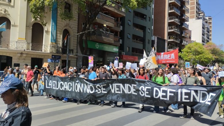 La comunidad universitaria inicia nueva semana de lucha por el presupuesto y los salarios