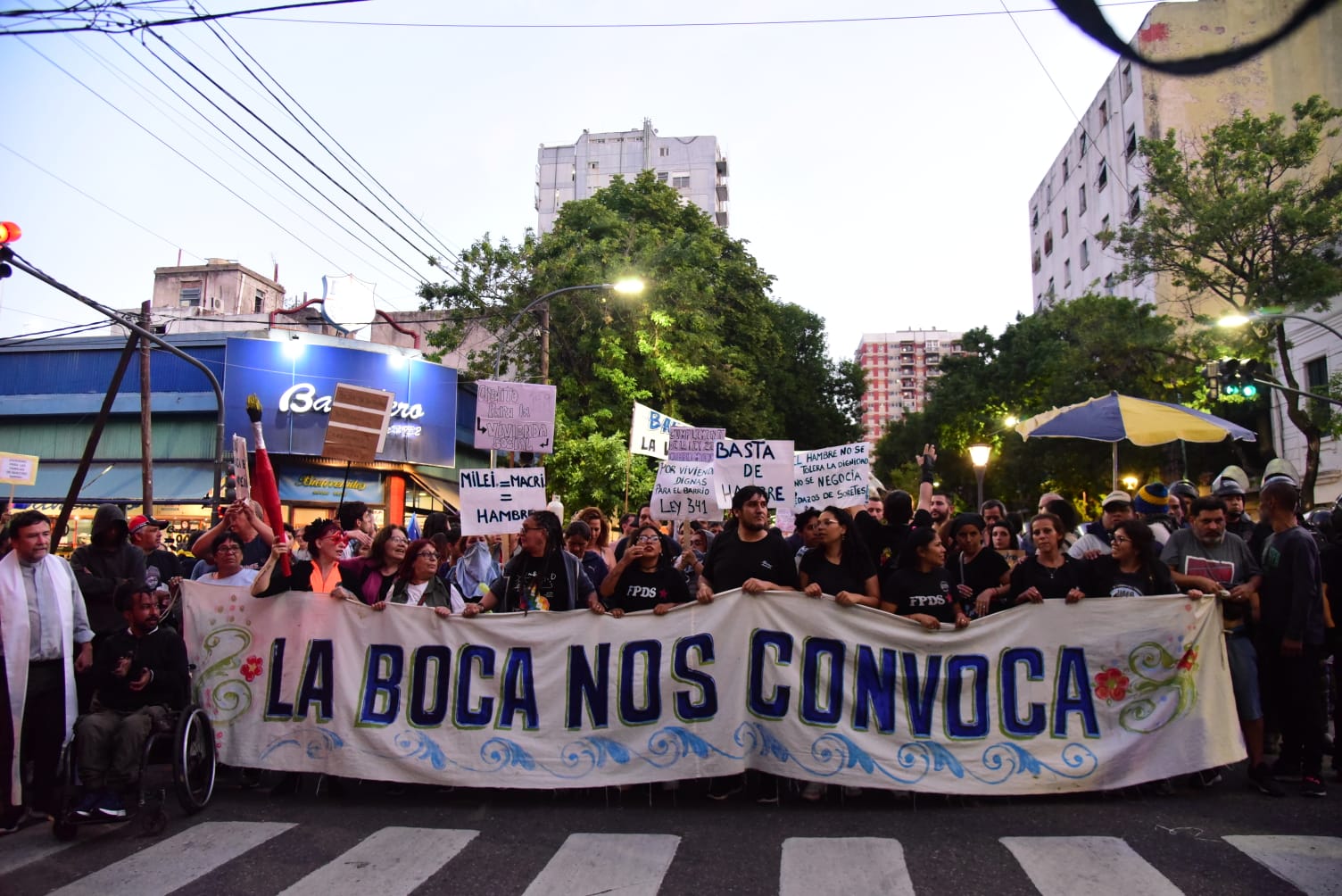 Vecinos de La Boca marcharon por el derecho a la vivienda y contra los desalojos