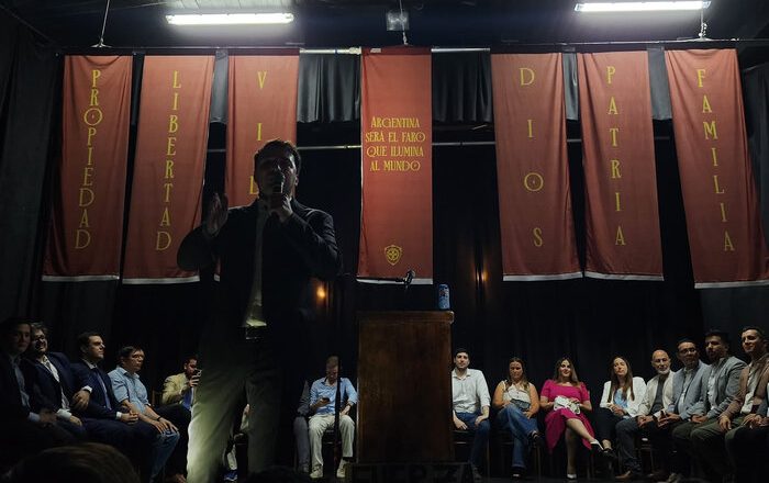 Así fue la presentación de “Las Fuerzas del Cielo”, la banda del Gordo Dan que quiere ser “el brazo armado” de Javier Milei