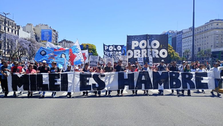 Piqueteros ante el ministerio de Capital (In)Humano