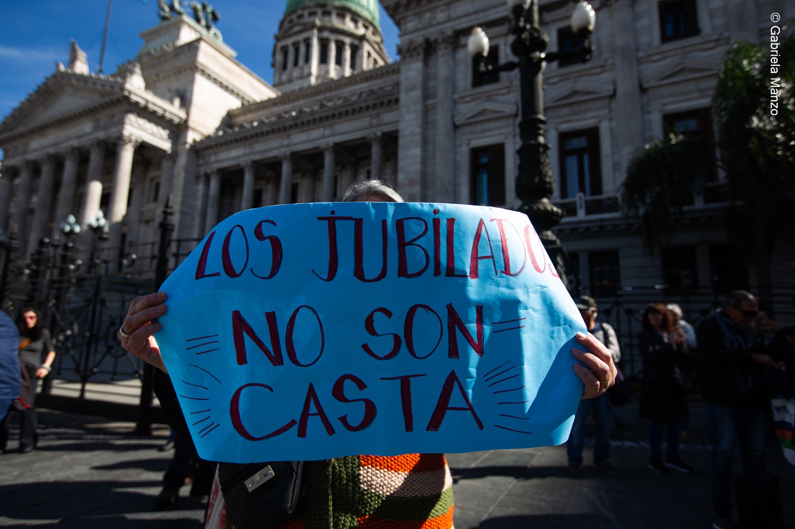 Diputados de la Comisión de Salud fueron al PAMI a pedir respuestas por la quita de medicamentos gratuitos