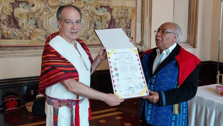 Daniel Mato recibió el Doctorado Honoris Causa de Universidades Mayas de Guatemala