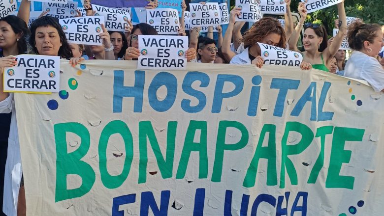 Odio al trabajador: tras el abrazo al Hospital Bonaparte, el gobierno nacional declaró su intervención