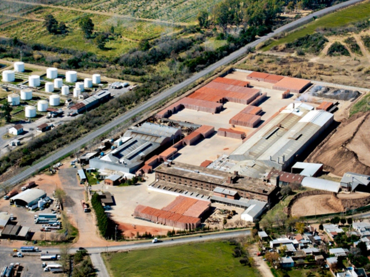 Por sobrestock y caída de las ventas, la fábrica de ladrillos Cerro Negro suspendió trabajadores y paralizó la producción