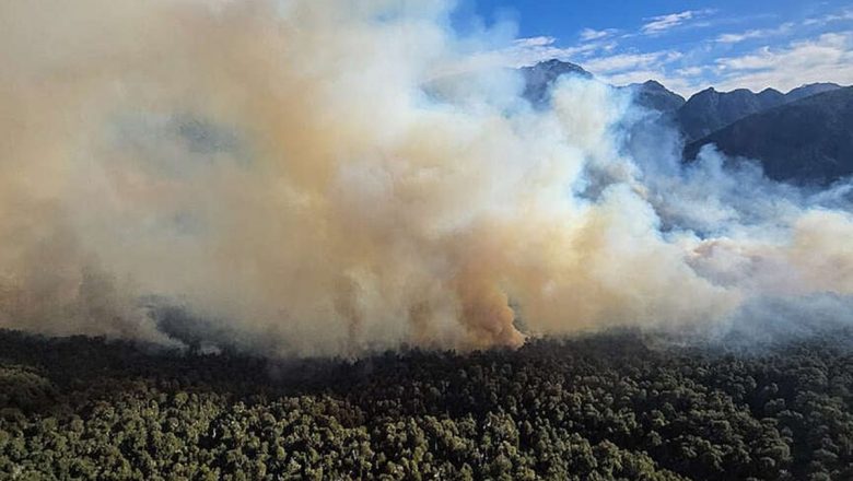 El incendio en Bariloche sigue activo y ya se consumieron 4.500 hectáreas de bosque