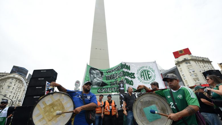 Paro y movilización de estatales contra el ajuste salvaje de Milei