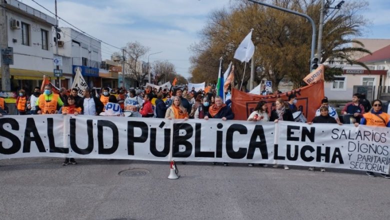 Casi un centenar de organizaciones sanitarias se reúnen mañana en el Hospital Garrahan para coordinar un plan de lucha en defensa de la salud pública