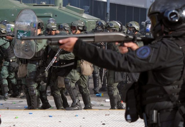 Denuncia penal por la brutal represión en la marcha de jubilados