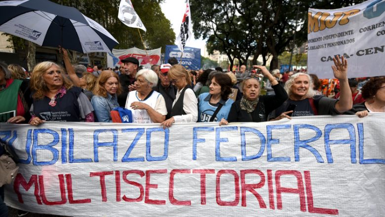 Una vez más, la solidaridad en la marcha de los jubilados marcó la diferencia